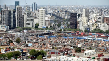 Según el INDEC, casi 4 de cada 10 personas en la Argentina son pobres