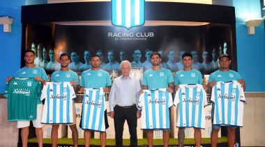 Racing presentó a sus refuerzos