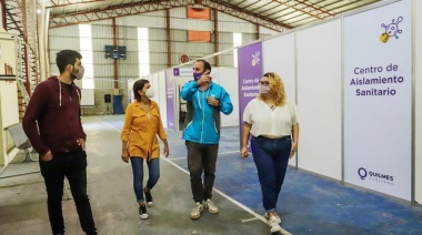 Mayra Mendoza recorrió el nuevo centro de aislamiento sanitario que se montó en el Polideportivo de la UNQ