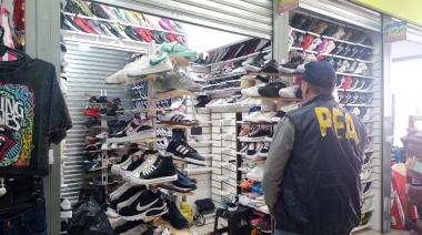 Policía Federal allanó el Outlet de Quilmes por venta de ropa ilegal