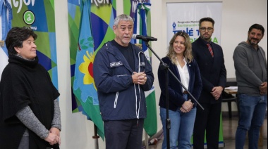 Ferraresi participó de la entrega de 74 escrituras a familias de Avellaneda