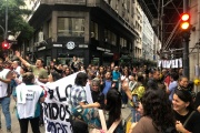 Paro y protestas en ACUMAR tras nuevos despidos y suspensiones