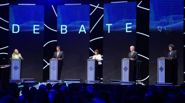 Cruces y fuertes réplicas en el primer debate público entre candidatos presidenciales
