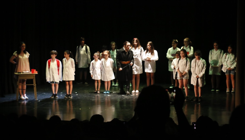 SURDANZA presenta "Matilda" por el Elenco del Taller de Teatro Musical