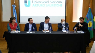 El intendente Chornobroff participó de un panel sobre gobiernos locales