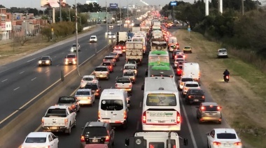 Fuerte operativo policial en el peaje Dock Sud para evitar nuevos cortes de camioneros