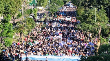 Masiva movilización en Avellaneda en rechazo a la Ley Ómnibus y el DNU