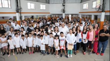 Jorge Ferraresi inauguró obras en la escuela primaria N°23 de Gerli
