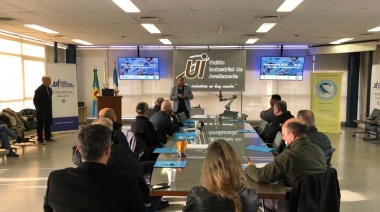 La UIAv brindó un taller de robots colaborativos 