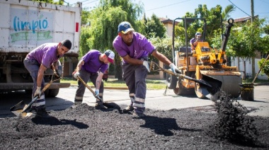 Avanzan las obras de bacheo y carpeta asfáltica en los distintos barrios de Quilmes