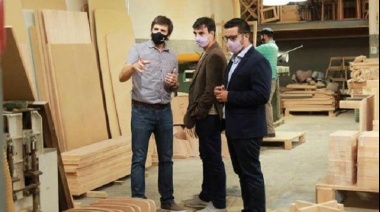 Alexandre Roig junto Agustín Balladares visitaron empresas cooperativas de Lanús 