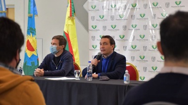 Andrés Watson y Augusto Costa entregaron subsidios a cooperativas varelenses
