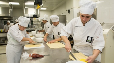 El Sindicato de Pasteleros acordó un aumento trimestral del 38% para la rama pastelería
