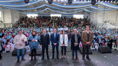 Estudiantes varelenses realizaron su promesa a la Bandera