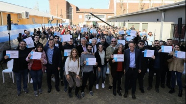 El presidente Alberto Fernández entregó viviendas y créditos en Avellaneda