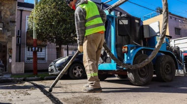 Avanzan las obras de bacheo y tomado de juntas en Escalada y Lanús Este