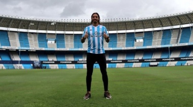 Ezequiel Schelotto firmó contrato y fue presentado como refuerzo de Racing