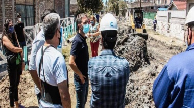 El Municipio y AySA construyen nuevas cloacas en Villa Lamadrid