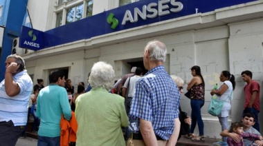 Jubilados y pensionados cobrarán un bono de hasta 55 mil pesos en enero