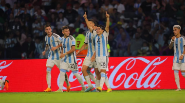 Argentina goleó a Guatemala y se clasificó a octavos de final