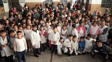 Ferraresi inauguró nuevas obras en Escuelas de Avellaneda