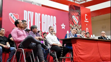 Escándalo durante una asamblea de Independiente: golpes, corridas e insultos