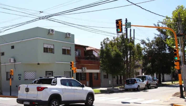 Nuevo semáforo en Sarandí para reforzar la seguridad vial
