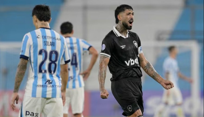 Racing pagó caro sus errores y perdió sobre la hora ante Botafogo