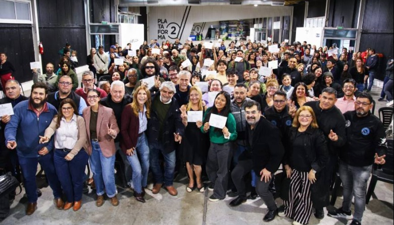 Ferraresi y Correa entregaron certificados de formación laboral en Avellaneda