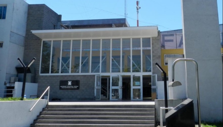 Estudiantes de escuelas secundarias podrán recorrer la UTN Avellaneda en la Jornada de Puertas Abiertas