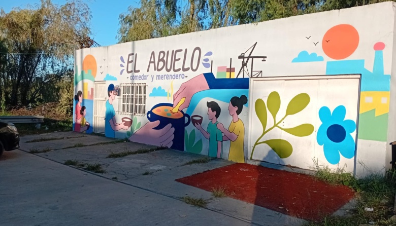 El comedor familiar que resiste en Villa Inflamable a base de solidaridad