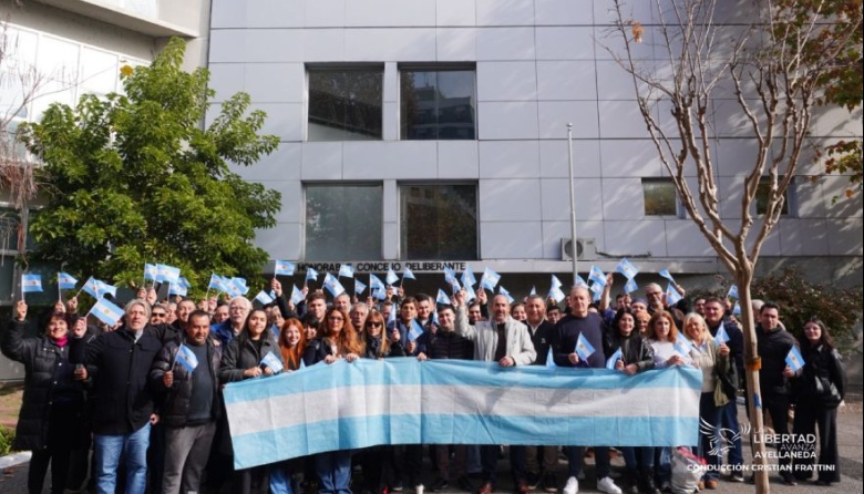 La Libertad Avanza Avellaneda realizó un "Cabildo Abierto" por el 25 de mayo