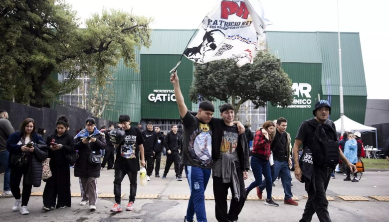 El sabio de la tribu: el pulso de un artista político que transformó el dolor en canciones y resistencia