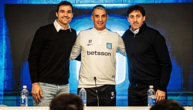 Vojvoda asumió en Racing y dejó en claro la obligación de luchar por campeonatos