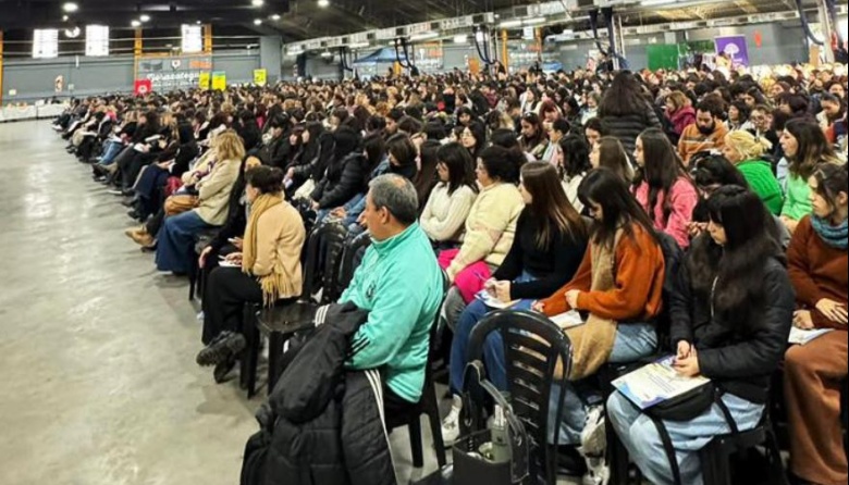 Berazategui reunió a 1300 docentes en un multitudinario congreso educativo