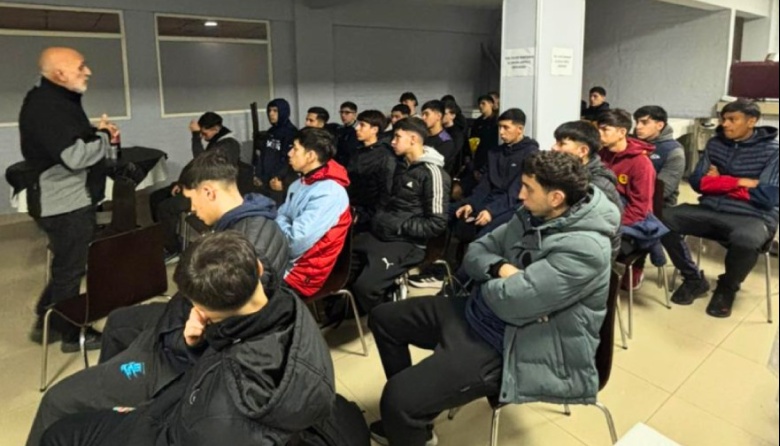 La UNDAV llevó el Programa Doble Carrera al Club Arsenal de Sarandí