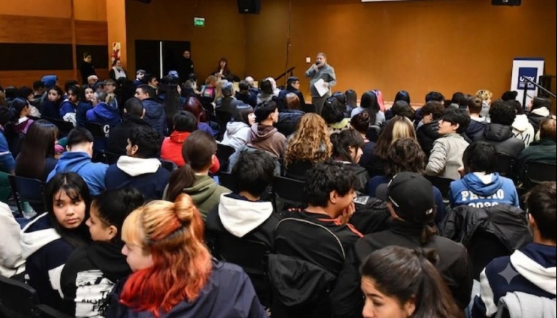 Cátedra Abierta Laudato Sí: 120 estudiantes de colegios secundarios visitaron la UNDAV