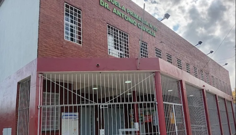 Gremios docentes realizan un paro distrital en Avellaneda tras nuevos hechos de violencia en escuelas