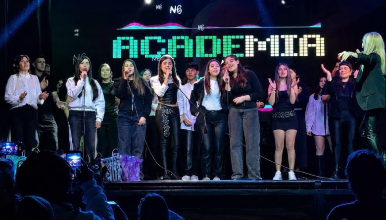 La música volvió a brillar en Avellaneda con la muestra de mitad de año de la Academia Nadhia Golver