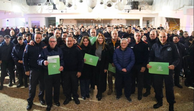 Nueva entrega de subsidios para los bomberos voluntarios de Avellaneda