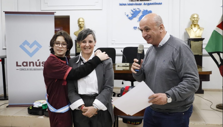 Ian Moche brindó una charla abierta sobre concientización del autismo en el HCD Lanús