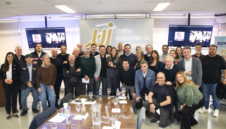 Magdalena Sierra se reunió con la comisión de la Unión Industrial de Avellaneda
