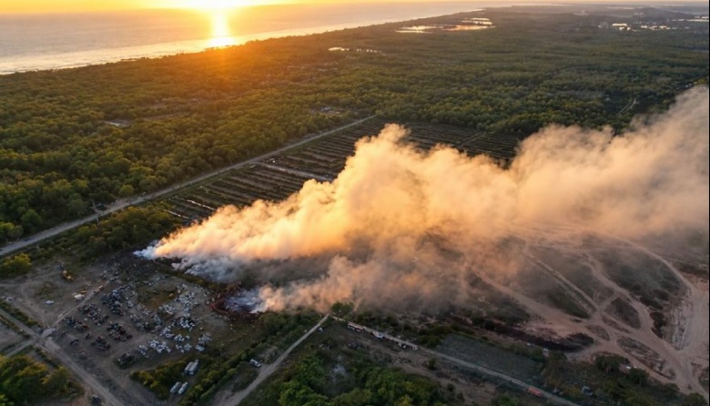 Incendio en Sarandí: desplegaron un amplio operativo de bomberos para controlar el fuego