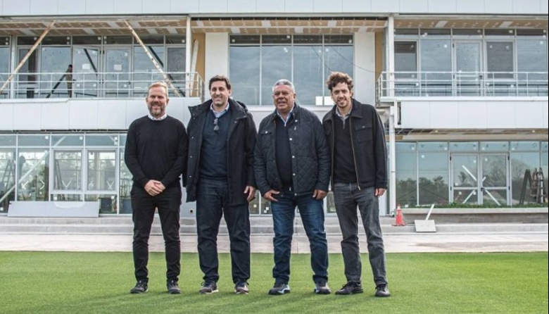 Chiqui Tapia recorrió el nuevo predio de Racing en Ezeiza junto a Diego Milito
