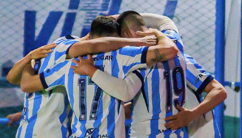 Racing se recuperó y le ganó a Estudiantes de Río Cuarto en Córdoba