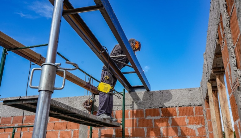 Lanús Gobierno continúa con las obras en distintas escuelas públicas del distrito