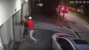 Violento robo a una mujer en Wilde: la tiraron el piso para sacarle la cartera