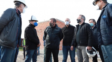 Grindetti y Sabbatella recorrieron las obras del Parque Industrial Curtidor en Lanús Oeste