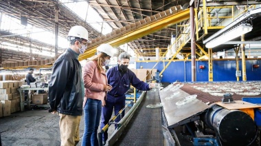 Magdalena Sierra visitó la Cooperativa Cristal Avellaneda