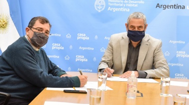 Ferraresi acordó la construcción de 1.200 viviendas con Cáritas Argentina